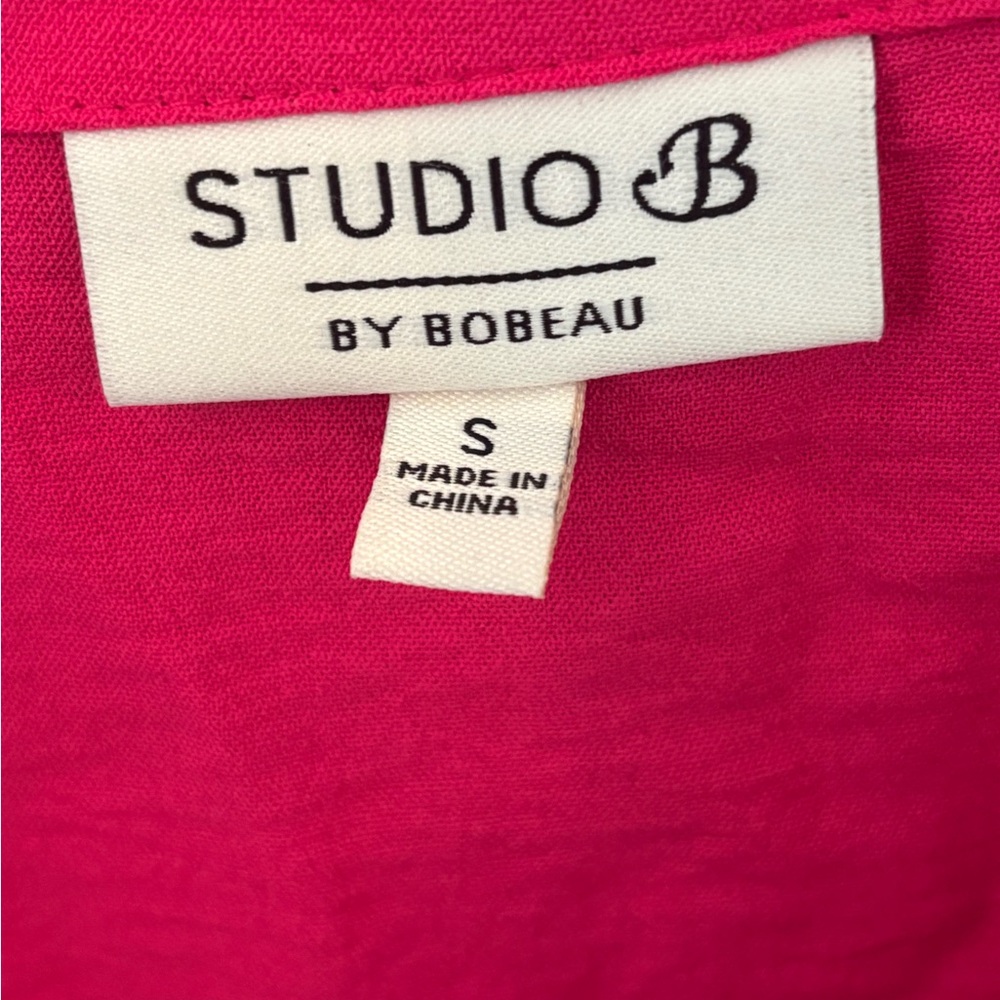 Bobeau Women's Bright Pink V-Neck Tee - Picture 2 of 4